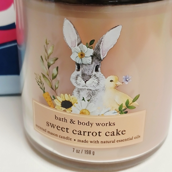 Bath and Body Works Sweet Carrot Cake single wick candle - Picture 2 of 5